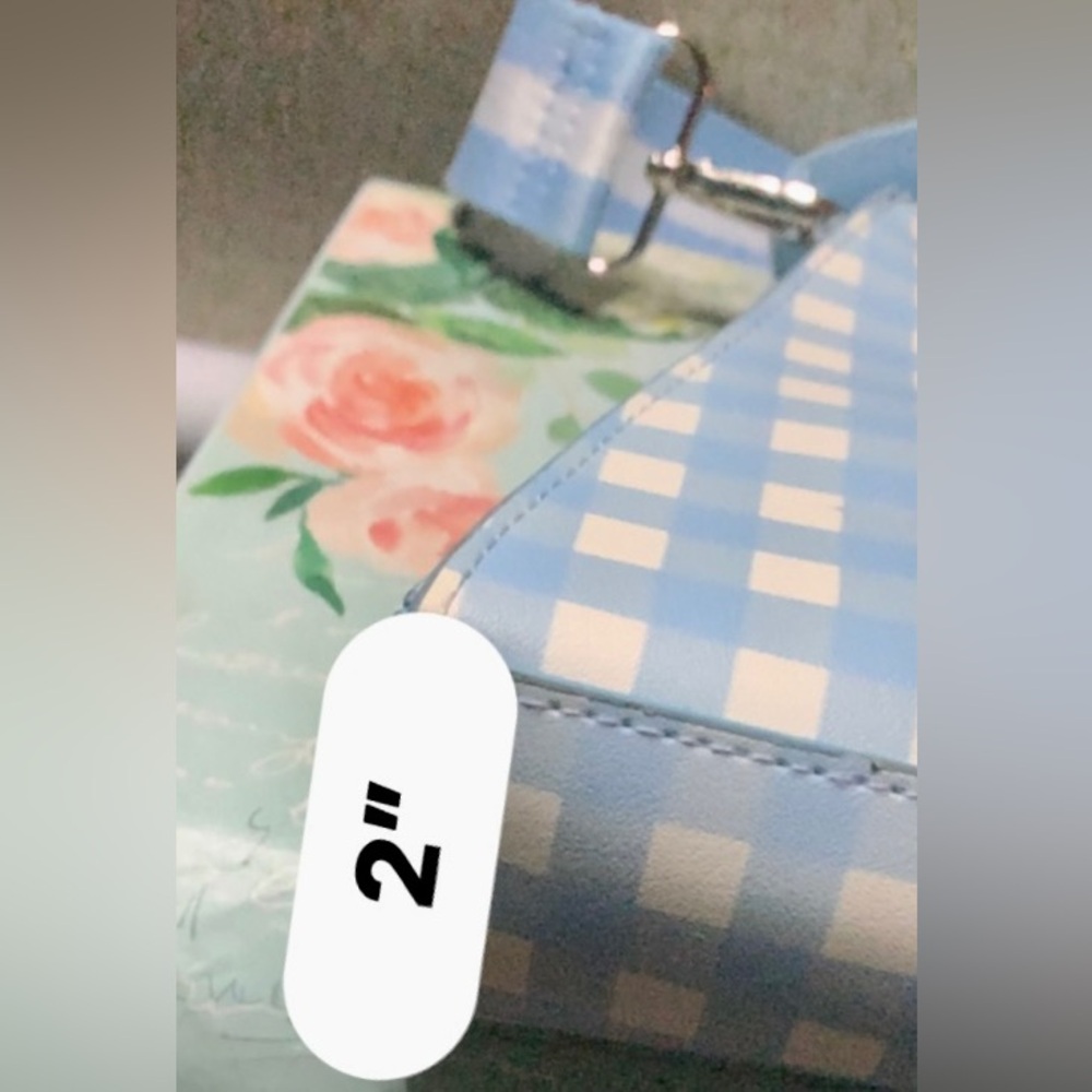 🦋NEW 🦋Mini suitcase style bag, blue and white🦋
#BLUE - Picture 15 of 16